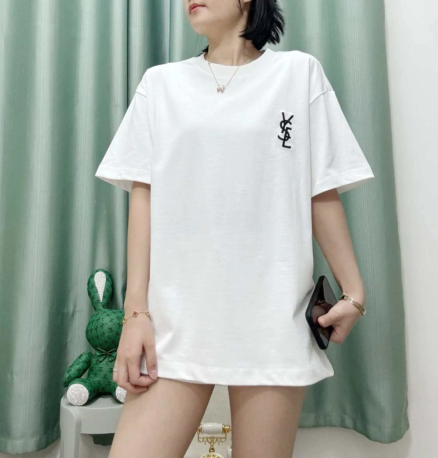White ， Same Style
